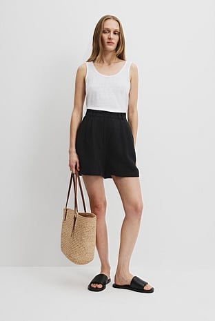 Organically Grown Linen Tuck Front Short