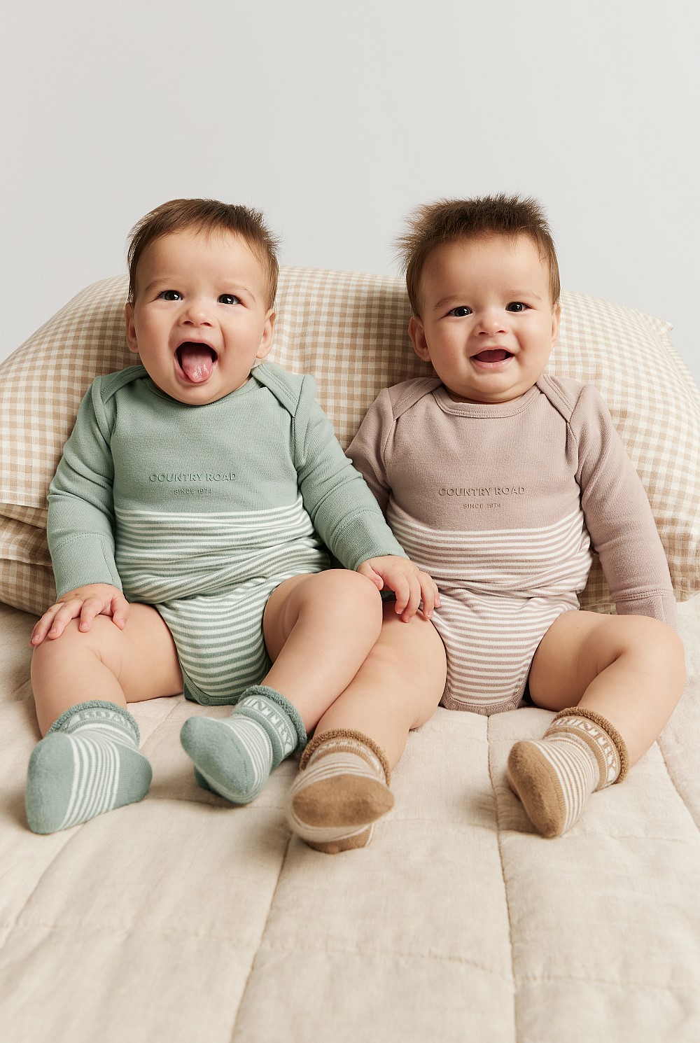 新品 son and daughter－Oli sets Olivia's Little World Polka Dot Princess Baby Doll 3pc