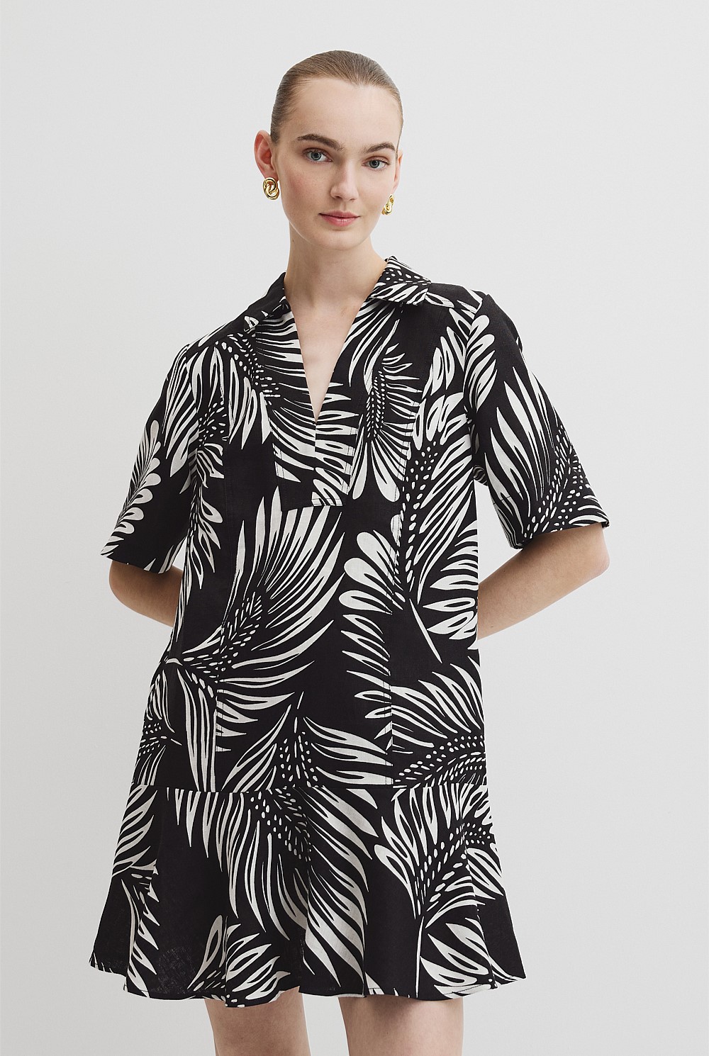 Black Feather Palm Print Linen Popover Dress - Holiday | Country Road