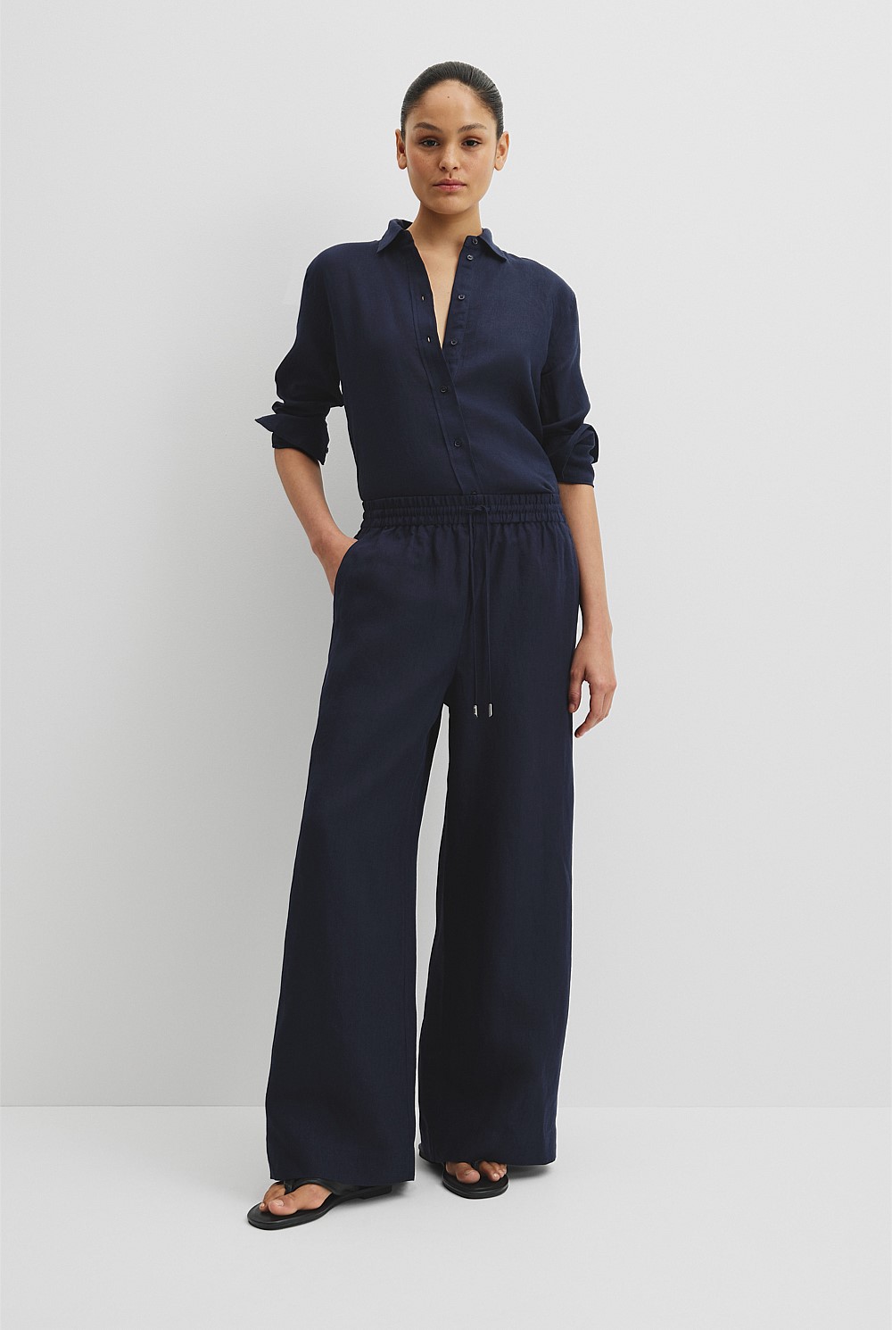 Navy Organically Grown Linen Pull-On Pant - Holiday | Country Road