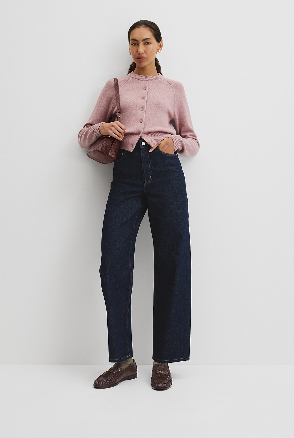 O*L様 アパートメントスリー Cashmere Crew Neck Cardi Geranium Cotton Cashmere Crew Neck Cardigan - Knitwear | Country Road